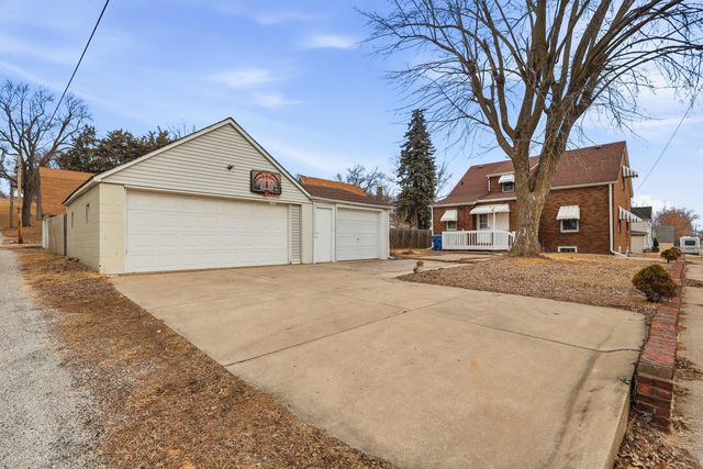 325 23rd Street, East Moline, IL 61244