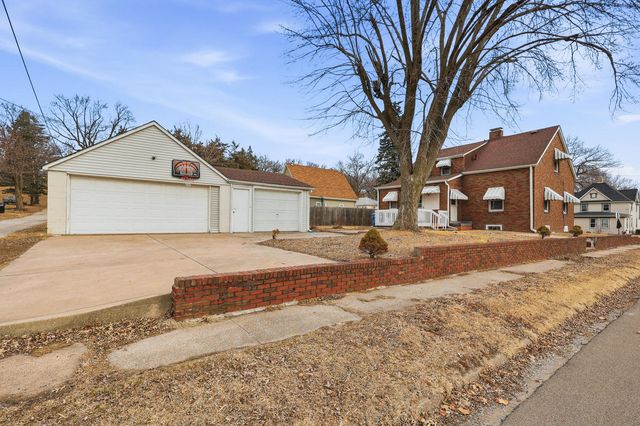 325 23rd Street, East Moline, IL 61244