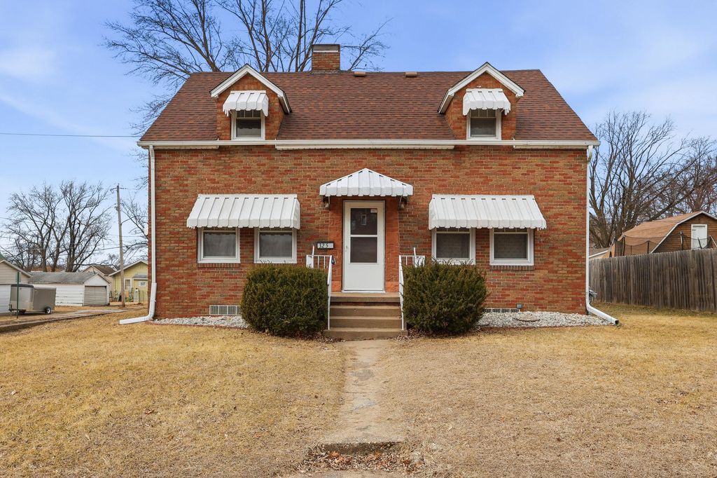 325 23rd Street, East Moline, IL 61244