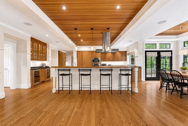 10 Chandler Circle, Weston, MA 02493