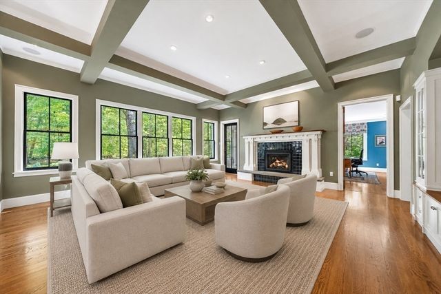 10 Chandler Circle, Weston, MA 02493