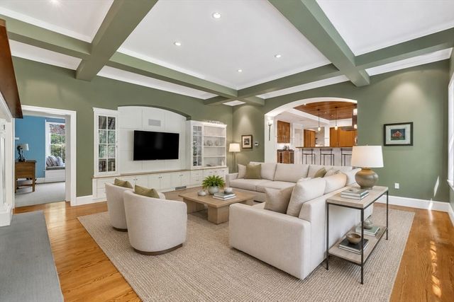 10 Chandler Circle, Weston, MA 02493