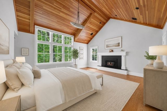 10 Chandler Circle, Weston, MA 02493