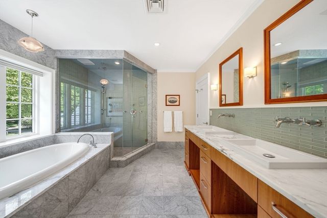 10 Chandler Circle, Weston, MA 02493