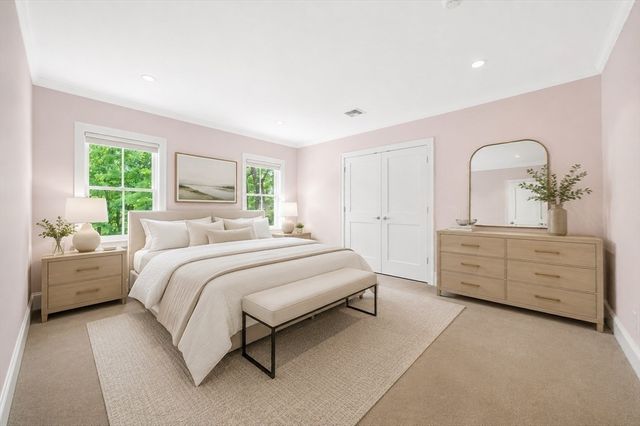 10 Chandler Circle, Weston, MA 02493