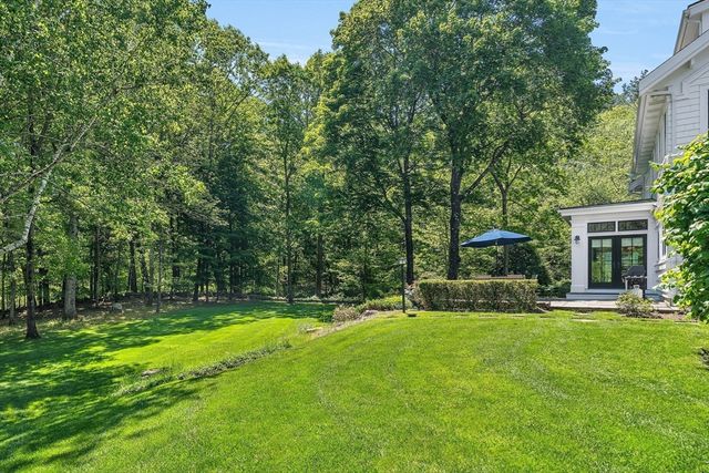 10 Chandler Circle, Weston, MA 02493
