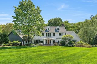 10 Chandler Circle, Weston, MA 02493