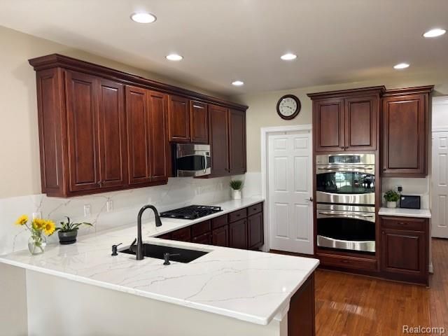 44999 Broadmoor Circle S, Northville, MI 48168