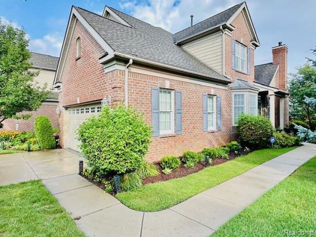 44999 Broadmoor Circle S, Northville, MI 48168