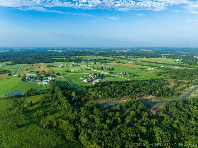 011 W 195th Street S, Mounds, OK 74047