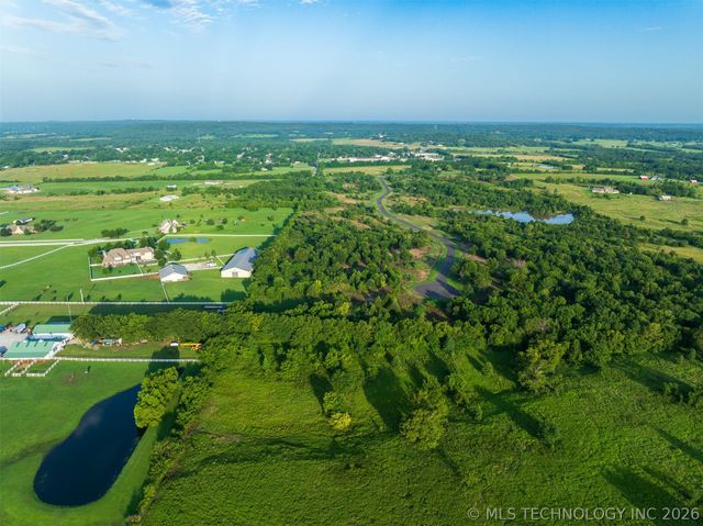 011 W 195th Street S, Mounds, OK 74047