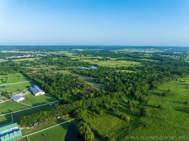 011 W 195th Street S, Mounds, OK 74047