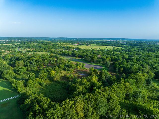 011 W 195th Street S, Mounds, OK 74047