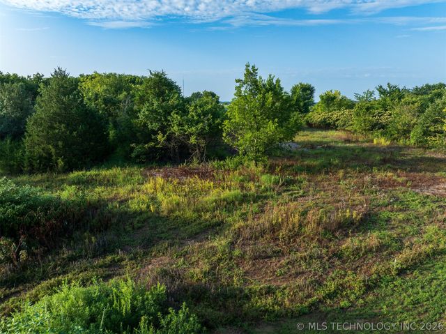 011 W 195th Street S, Mounds, OK 74047