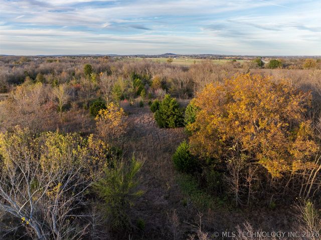 011 W 195th Street S, Mounds, OK 74047