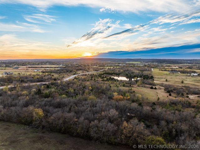 011 W 195th Street S, Mounds, OK 74047