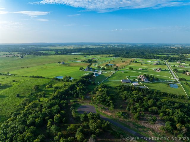 011 W 195th Street S, Mounds, OK 74047