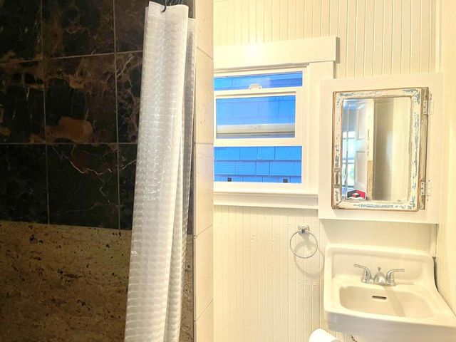 431 Capitola Avenue, Capitola, CA 95010