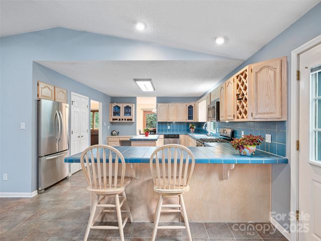 105 Goldfinch Lane, Asheville, NC 28803