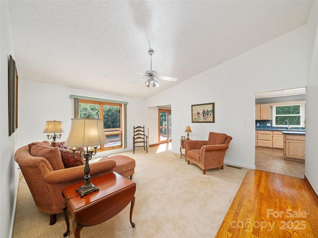 105 Goldfinch Lane, Asheville, NC 28803