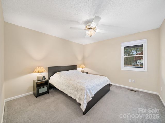 105 Goldfinch Lane, Asheville, NC 28803