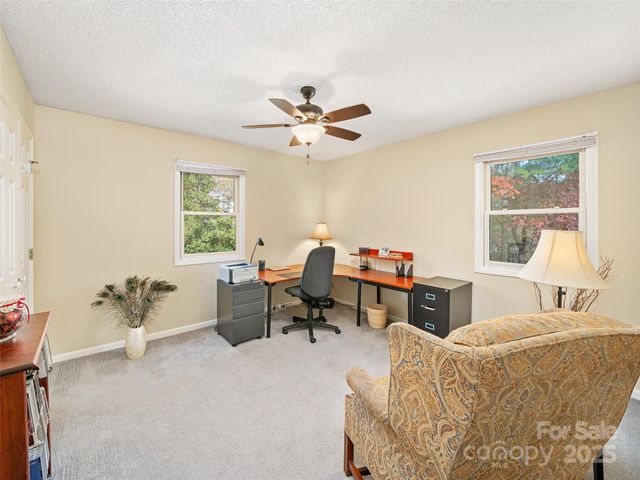 105 Goldfinch Lane, Asheville, NC 28803