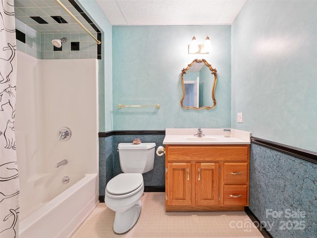 105 Goldfinch Lane, Asheville, NC 28803