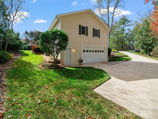 105 Goldfinch Lane, Asheville, NC 28803