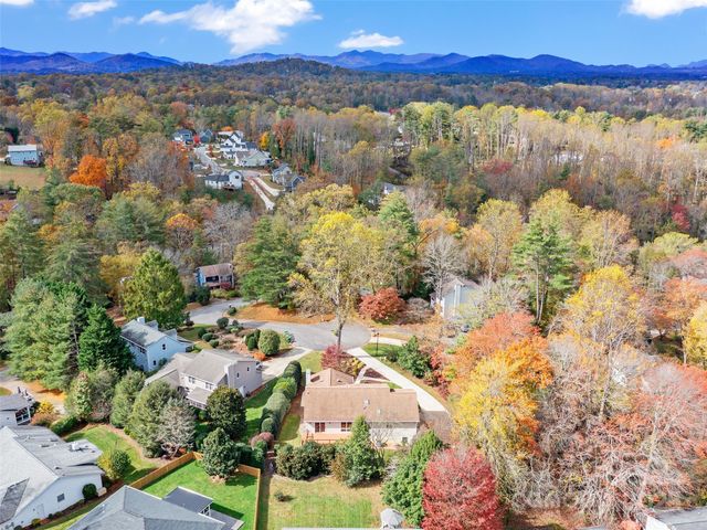 105 Goldfinch Lane, Asheville, NC 28803