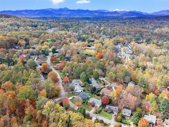 105 Goldfinch Lane, Asheville, NC 28803