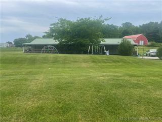 8369 S Old Palmyra Road, Pekin, IN 47165