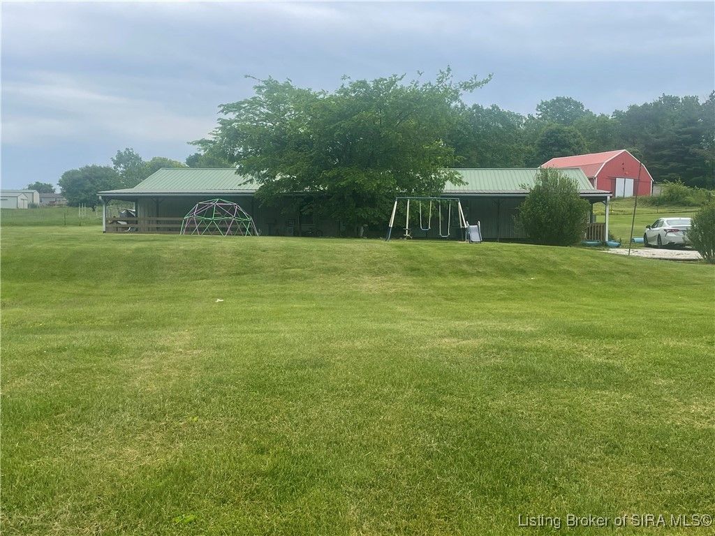 8369 S Old Palmyra Road, Pekin, IN 47165