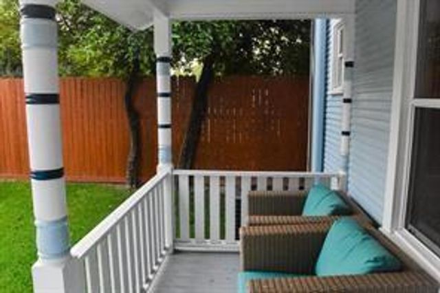 1813 Gentry Street, Houston, TX 77009