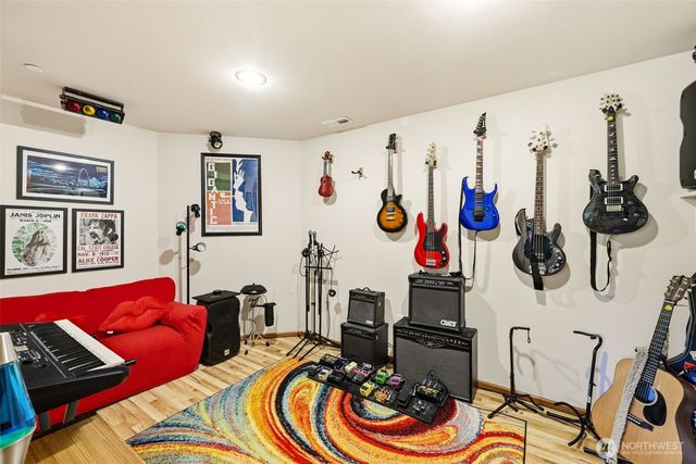 11033 169th Place NE, Redmond, WA 98052