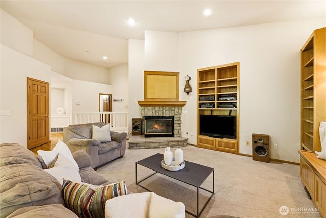 11033 169th Place NE, Redmond, WA 98052