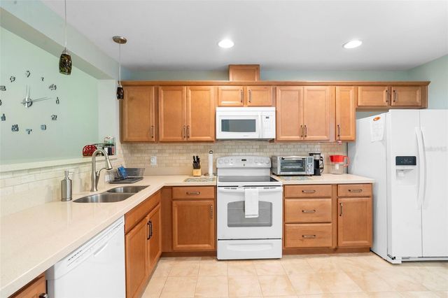 5 ESCONDIDO CIRCLE 46, Altamonte Springs, FL 32701