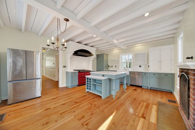 4940 WOLF Road, Erie, PA 16505