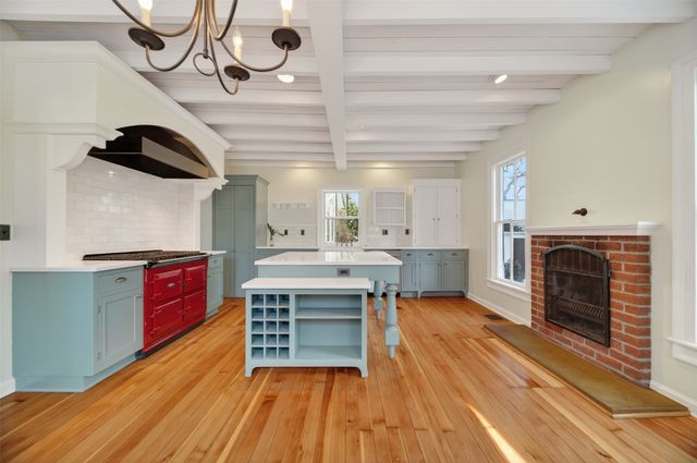 4940 WOLF Road, Erie, PA 16505