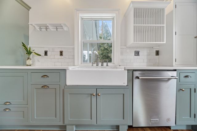 4940 WOLF Road, Erie, PA 16505