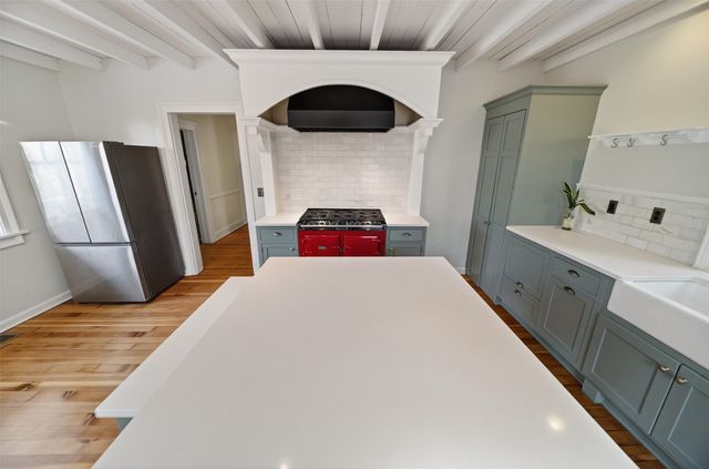 4940 WOLF Road, Erie, PA 16505