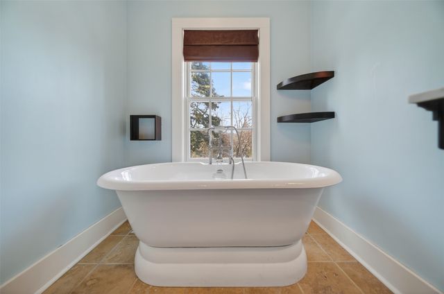 4940 WOLF Road, Erie, PA 16505