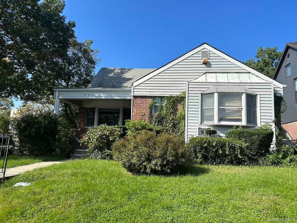 202-03 56 Avenue, Bayside, NY 11364