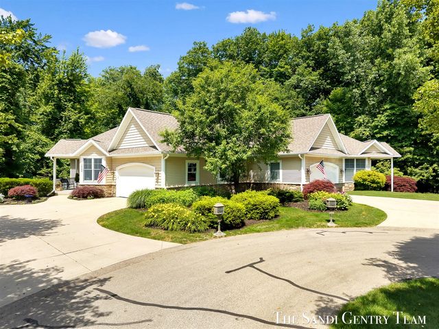 16300 Riverdale Court 38, Spring Lake, MI 49456