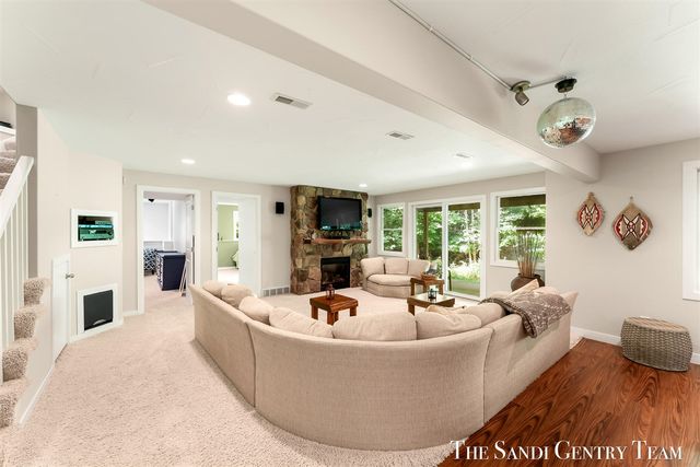 16300 Riverdale Court 38, Spring Lake, MI 49456
