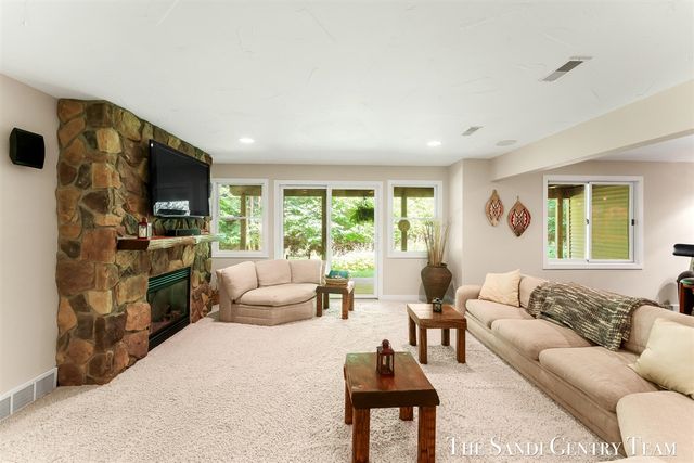 16300 Riverdale Court 38, Spring Lake, MI 49456
