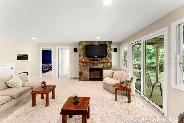 16300 Riverdale Court 38, Spring Lake, MI 49456