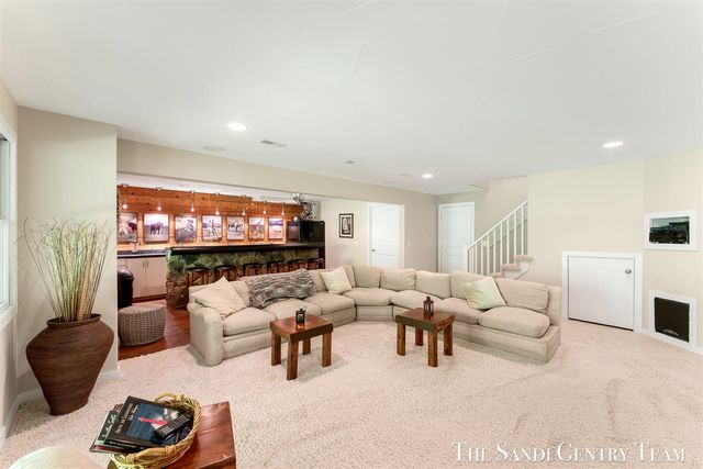 16300 Riverdale Court 38, Spring Lake, MI 49456
