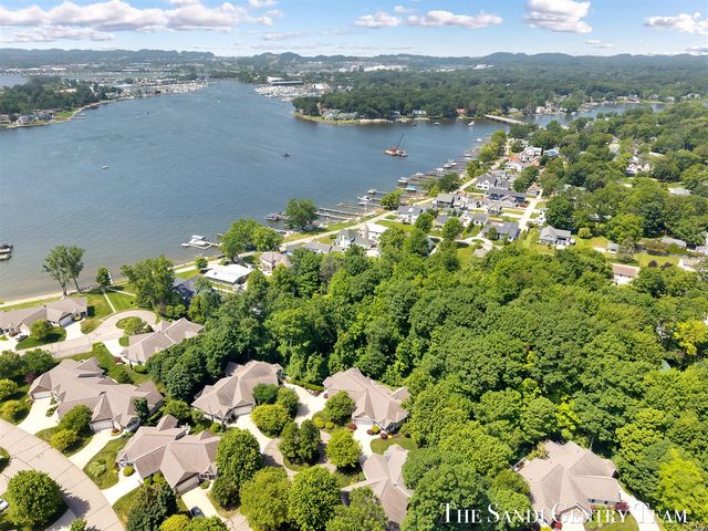 16300 Riverdale Court 38, Spring Lake, MI 49456