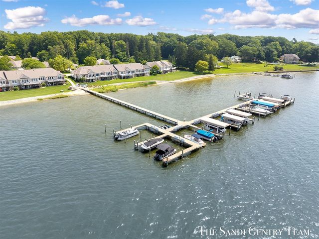 16300 Riverdale Court 38, Spring Lake, MI 49456