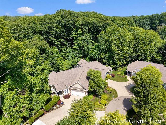 16300 Riverdale Court 38, Spring Lake, MI 49456